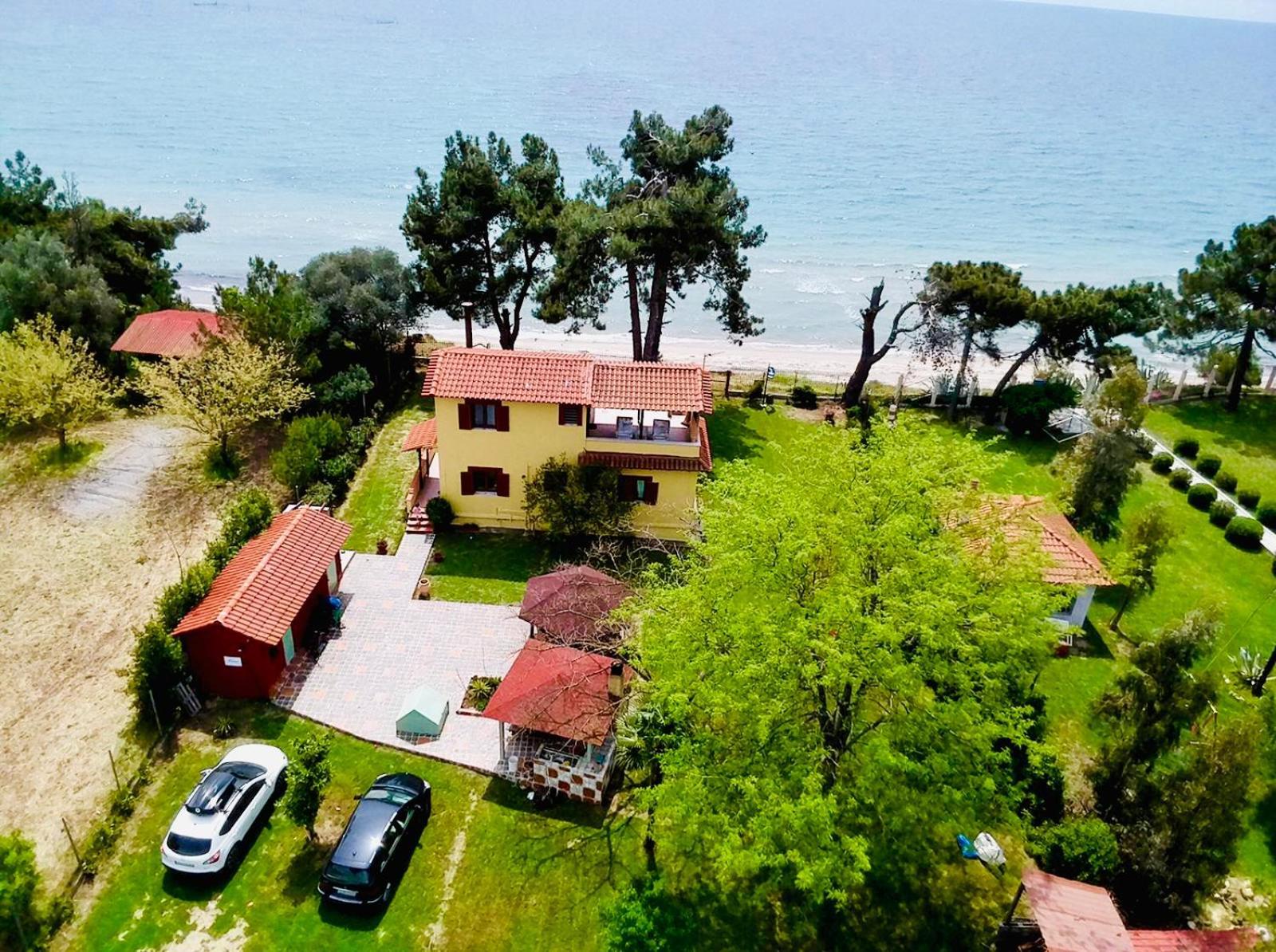 Sea Front Villa Myrat Епаномі Екстер'єр фото