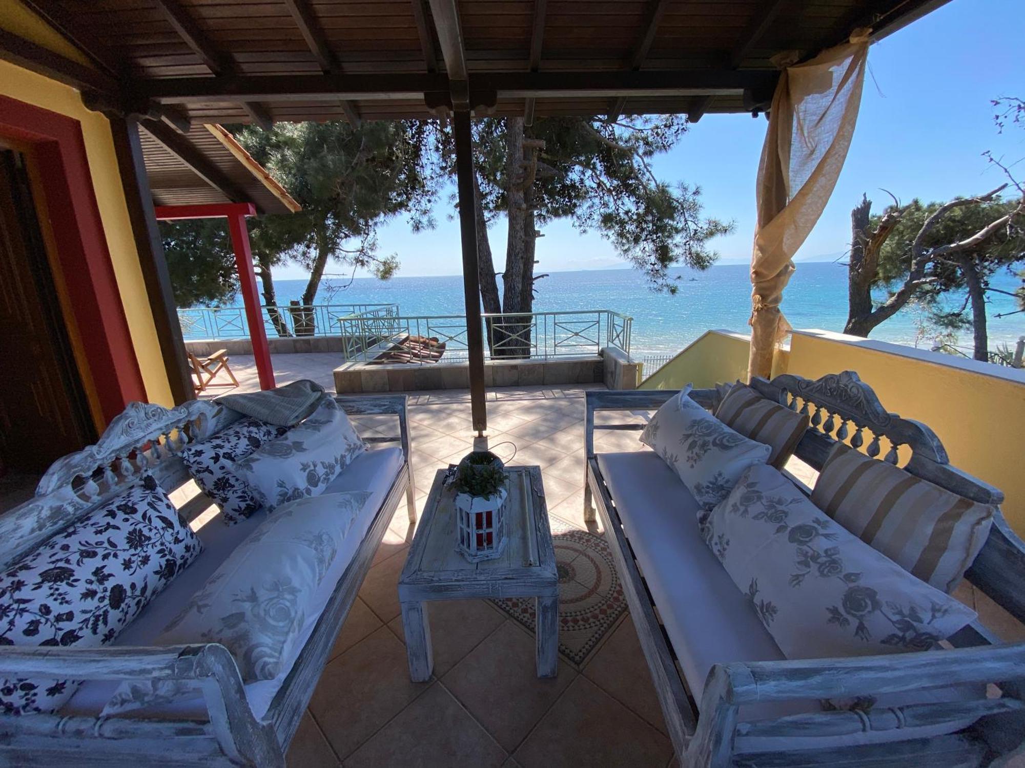 Sea Front Villa Myrat Епаномі Екстер'єр фото