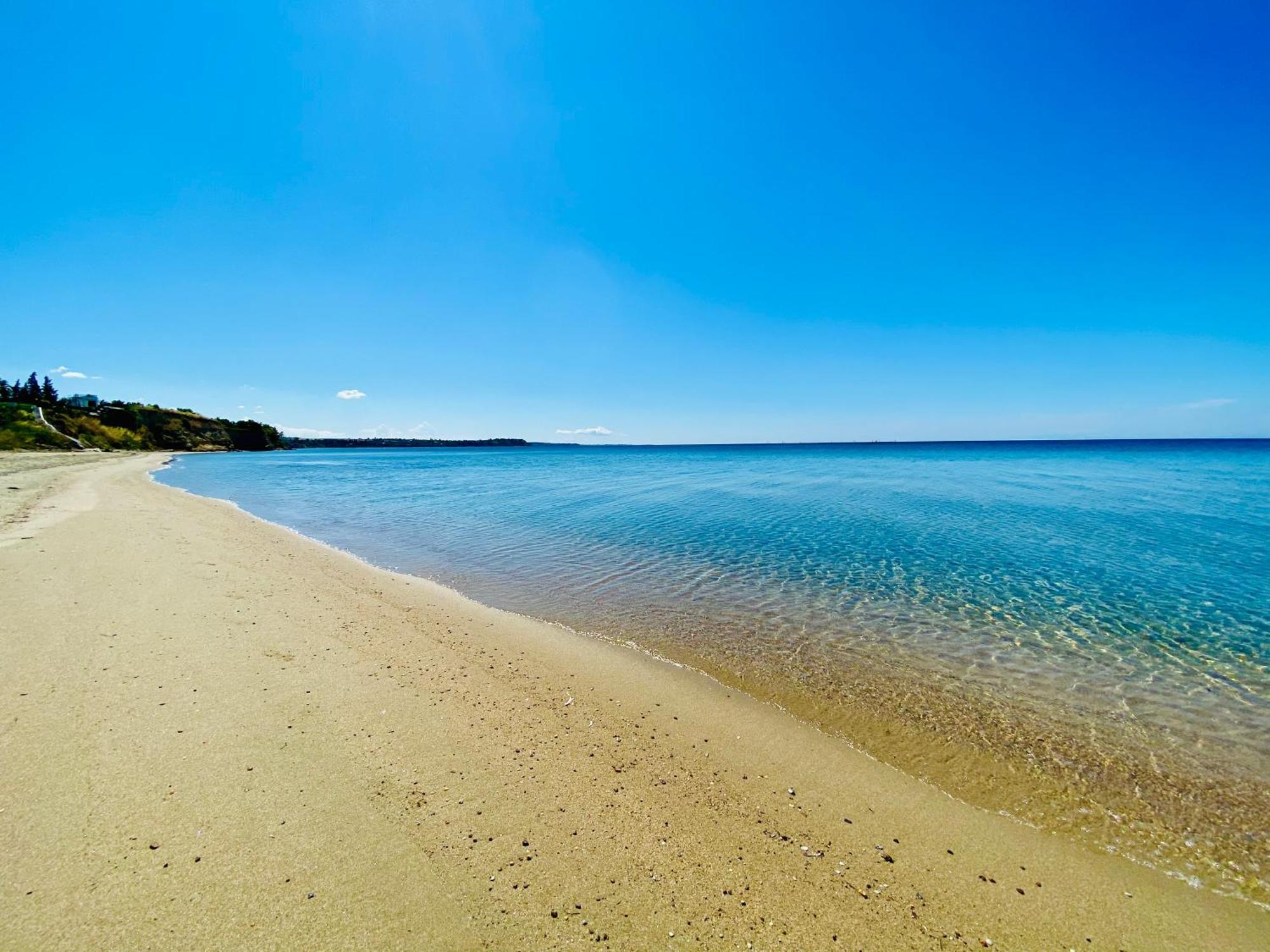 Sea Front Villa Myrat Епаномі Екстер'єр фото